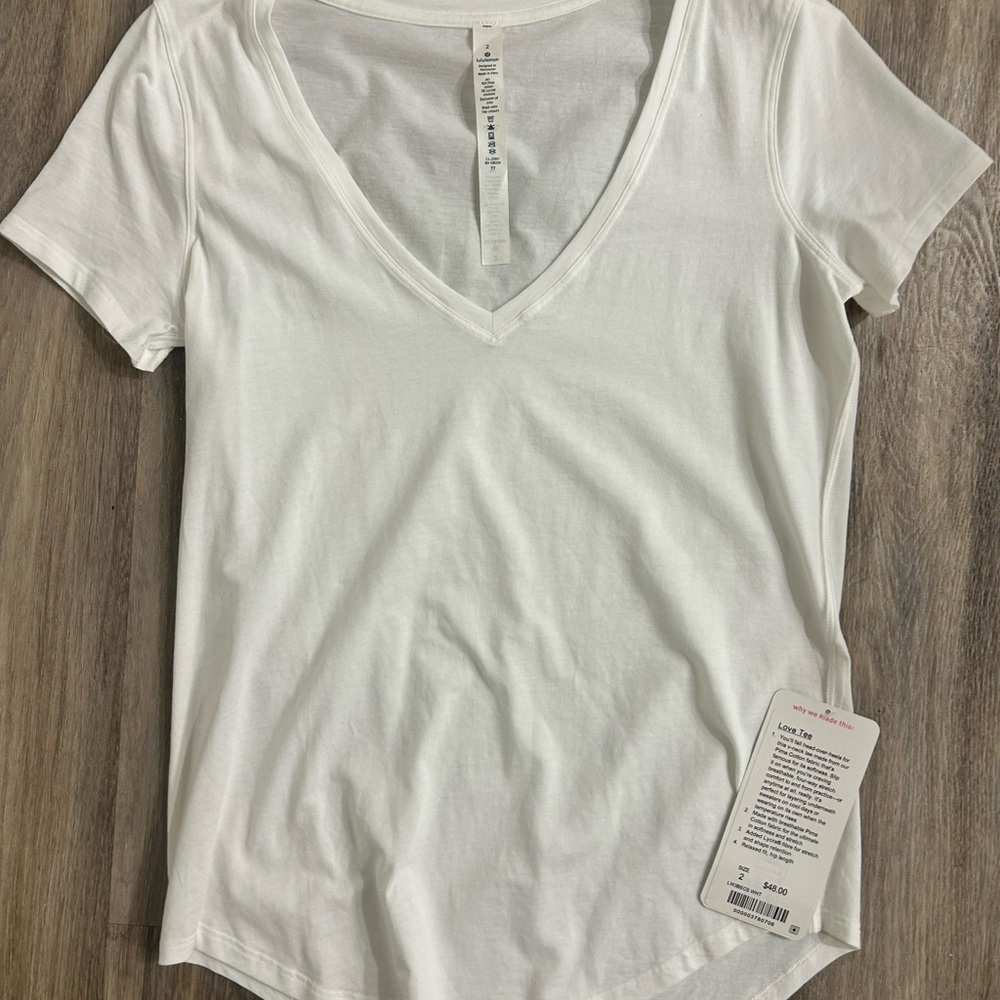 NEW Lululemon White V-neck Love Tee - size 2